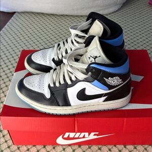 Nike Jordan Air Mid University Blue